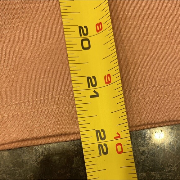 Bundle Of 2 Seamless Cap Sleeve Cami Crop Tops L NWT Rose And Tan Rayon/Spandex - Picture 15 of 15